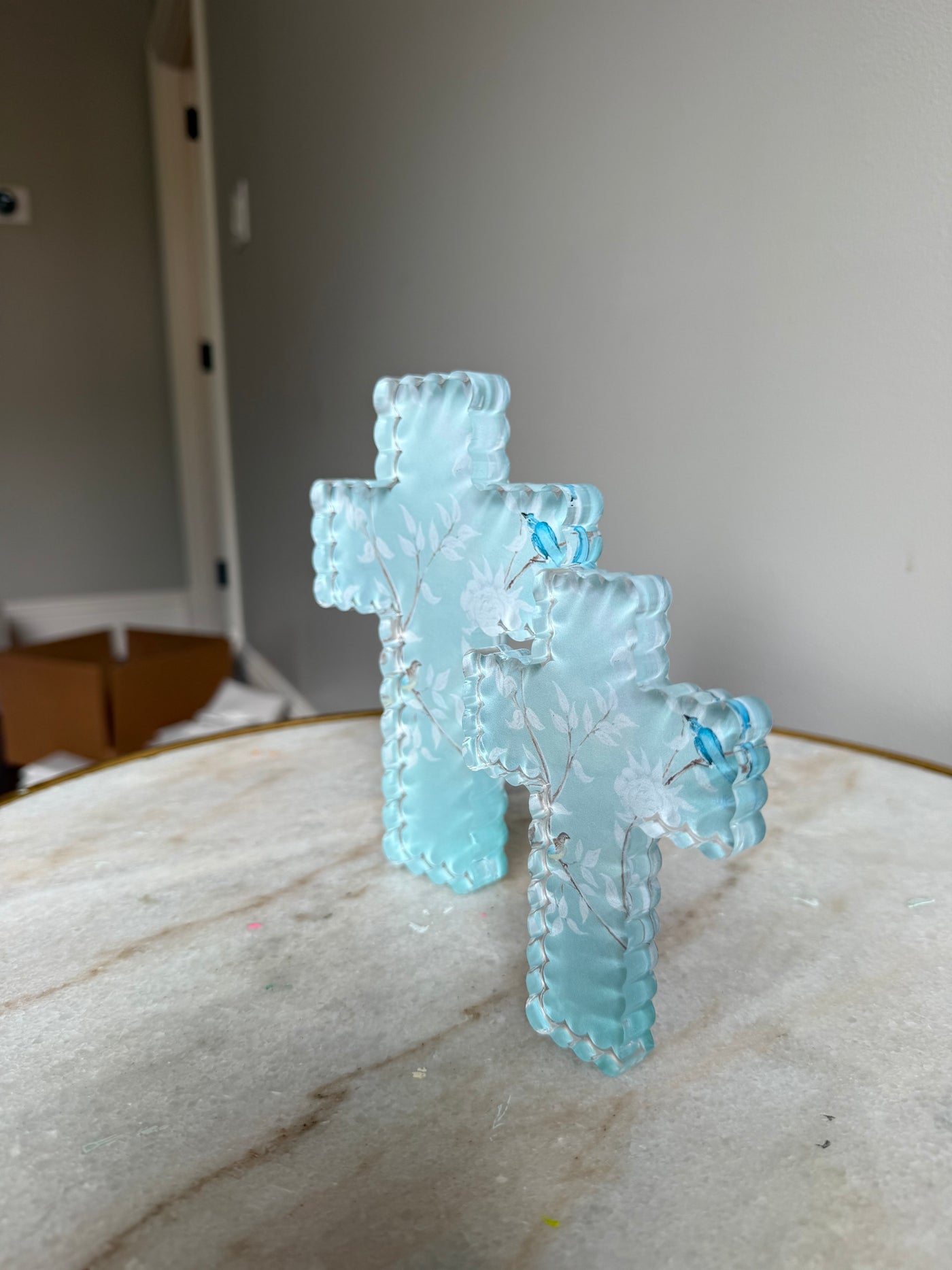 Seconds Sale “Blue Chinoiserie Scalloped Edge Cross” Acrylic Shelfie