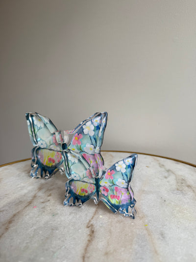 Seconds Sale “Daisy Butterfly” Acrylic Shelfie